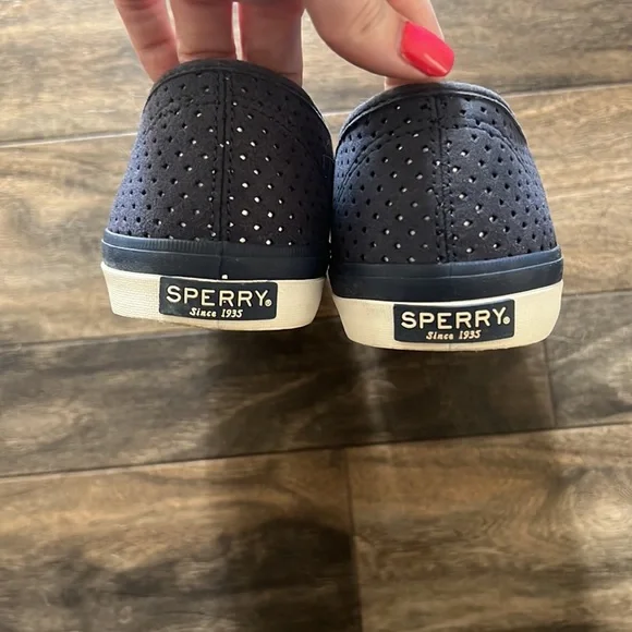 Worn once. Excellent condition. - Picture 3 of 4